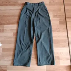 ユニクロ　タックワイドパンツ