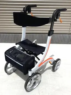 ★歩行器 カワムラサイクル KW40★のサムネイル