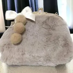 【美品】ふわふわもこもこ　がま口ポーチ　プレゼント
