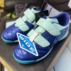 新品！アンブロ！トレーニングシューズ！マジックテープ！16センチ！ワイドモデル！