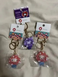 ミャクミャク　キーホルダー サンリオコラボ 立体マスコット 推しカラー　クリア