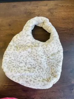 ファー ハンドバッグ クリーム色 オリーブグリーン