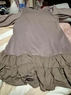 ローズティアラ長袖 膝丈ワンピース フリル付き　大幅値下げ