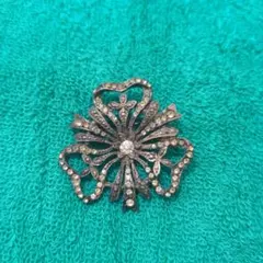 シルバー花形ブローチ