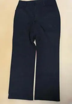 黒 ストレートレッグ カジュアルパンツ