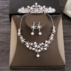 ティアラ ネックレス イヤリング 3点セット