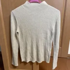 新品ナチュラルビューティーベーシック　ラメ入りベージュニット　値段交渉あり