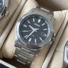 SEIKO ソーラー腕時計 V145-0BY0