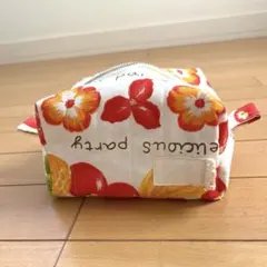ハンドメイド　花柄ポーチ