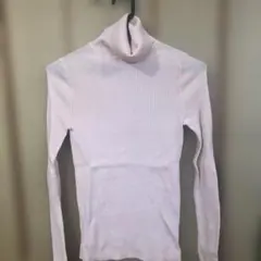 UNIQLO ピンク タートルネックセーター