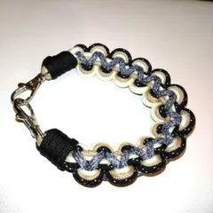 パラコード　スマホハンドストラップ 黒　ベージュ　グレー　チャーム