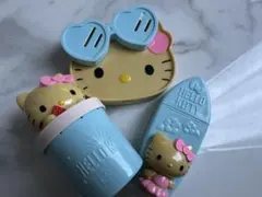 ❤︎ハローキティ❤︎根付け 25周年スワン - メルカリ
