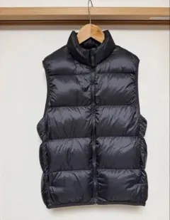 美品UNIQLOユニクロウルトラライトダウン　ベスト　Sブラック　黒
