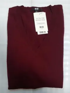ユニクロ エクストラファインメリノ　Vネックセーター　ワイン　XL