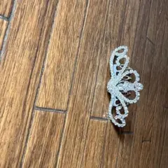 シルバー 蝶デザイン ヘアピン