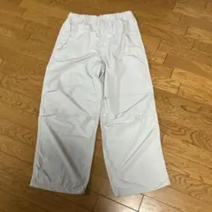 GUホワイト ストレートカットパンツ