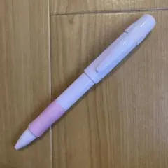 ホワイトとピンクのシャープペンシル