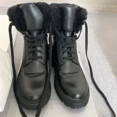 MONCLER モンクレール 23 PATTY ショートブーツ ファー　ブラックのサムネイル