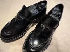 プラダ チョコレート ブラッシュドレザー ローファー