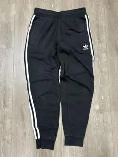 adidas ブラック ジョガーパンツ サイドストライプ