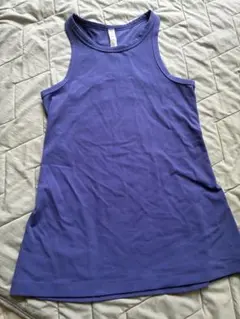 美品　Lululemon レーザーバックタンクトップ サイズ6