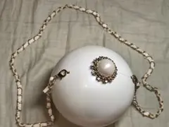 ホワイトパールショルダーバッグ