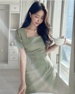 【韓国風】ミントグリーンスクエアネックワンピース