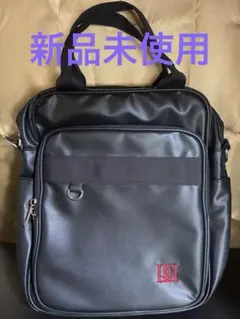 黒い合成皮革リュックバッグ