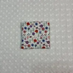 デコレクションズ花柄のハンカチみたいに持てるサニタリーケース　ハンドメイド