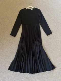 未使用 ZARA 黒 プリーツ ロングワンピース