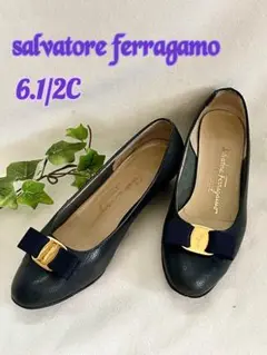 格安！salvatore ferragamo ヴァラパンプス　レザー　ネイビー