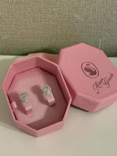 スワロフスキー アリアナ・グランデ ピアス 両耳用