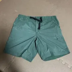 UNIQLO グリーンショートパンツ ウエスト84-90cm