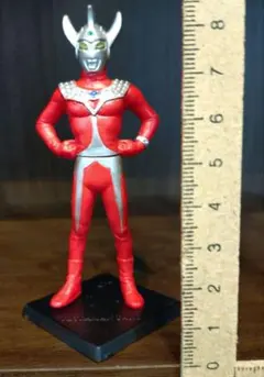 菖*徹様 バンダイ　　ウルトラマンHGシリーズ　我ら、ウルトラ戦士編　ウルトラマ