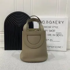 ベージュ レザー ハンドバッグ 二重ハンドル