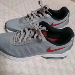 Nike ランニングシューズ グレー/レッド