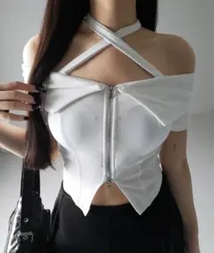 オフショルダー ダブルジッパー付き Tシャツ ホワイト