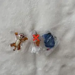 くまのプーさん　めじるしアクセサリー　ガチャガチャ　ティガー　イーヨー