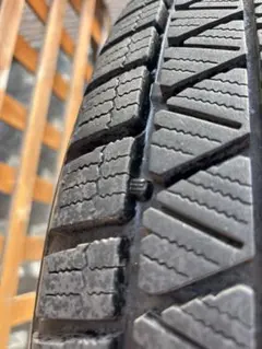 ブリヂストンブリザックＤＭ-V3 225/55R19 20年製のサムネイル