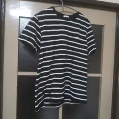 GUメンズ黒白ストライプ 半袖 TシャツMサイズ相当