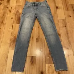 美品 Bershka ジーンズ