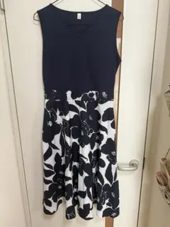 ノースリーブフラワープリントワンピース L