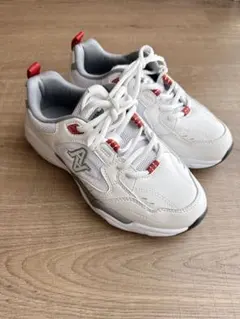 AKIII CLASSIC スニーカー ホワイトのサムネイル