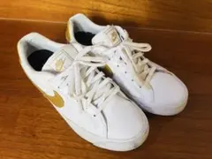Nike ホワイト/ゴールド スニーカー