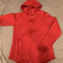 プーマ　赤ジップパーカー　トレーニング
