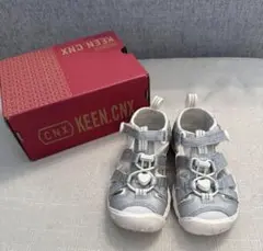KEEN シルバー サンダル