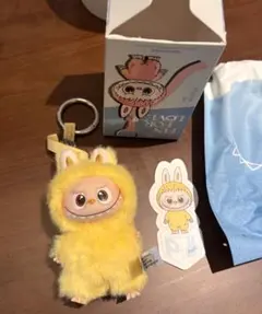 ラブブ LABUBU PIN FOR LOVE イニシャル アルファベット P