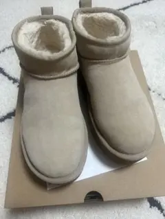 UGG W CLASSIC ULTRA MINI PLATFORM