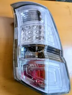 ホンダ RK5 ステップワゴン☆平成24年・後期☆左テールランプ W0587