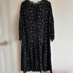 AMERICAN HOLIC 花柄 ティアードワンピース ブラックのサムネイル